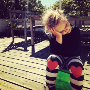 Jeg er enebarn, hvor er det synd for mig, og hvor jeg dog keder mig... 